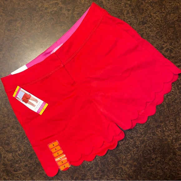 Isaac Mizrahi Scalloped Hem Tailored Shorts 5” Inseam in Red - size 8 - Picture 1 of 4